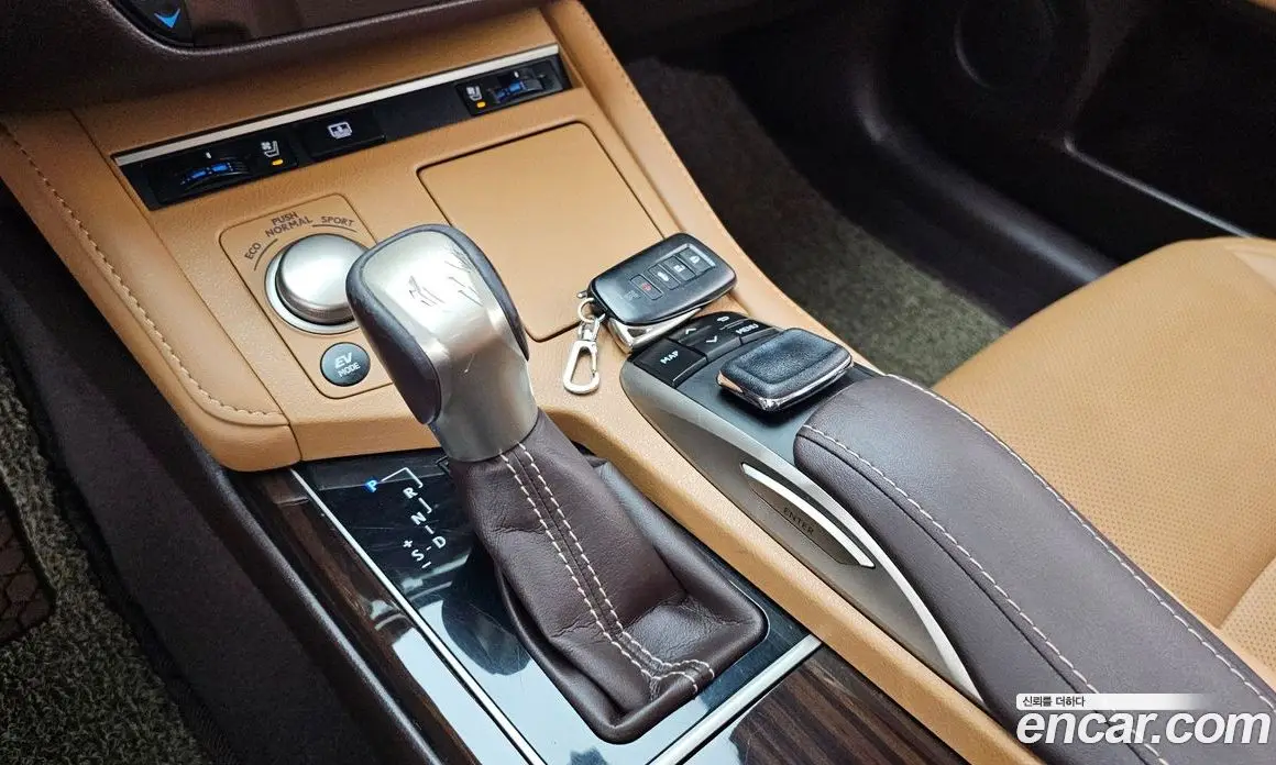 Lexus ES 2016 2.5 автомат (гидро), фото 9