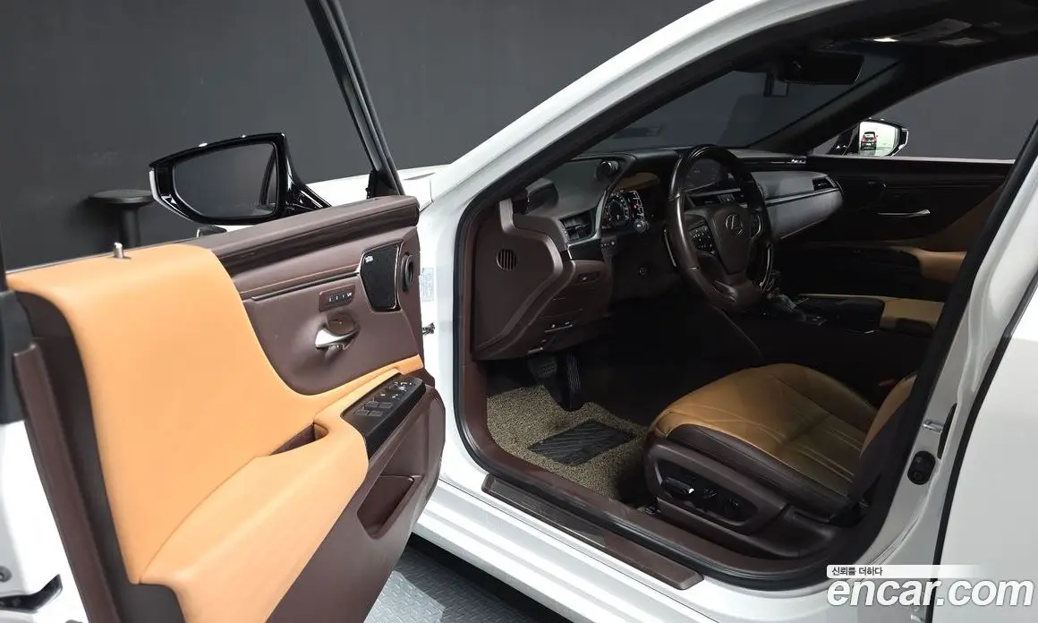 Lexus ES 2021 2.5 автомат (гидро), фото 13