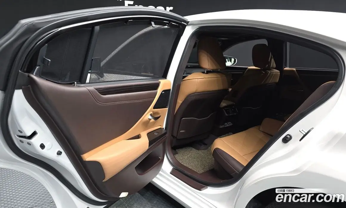 Lexus ES 2021 2.5 автомат (гидро), фото 16