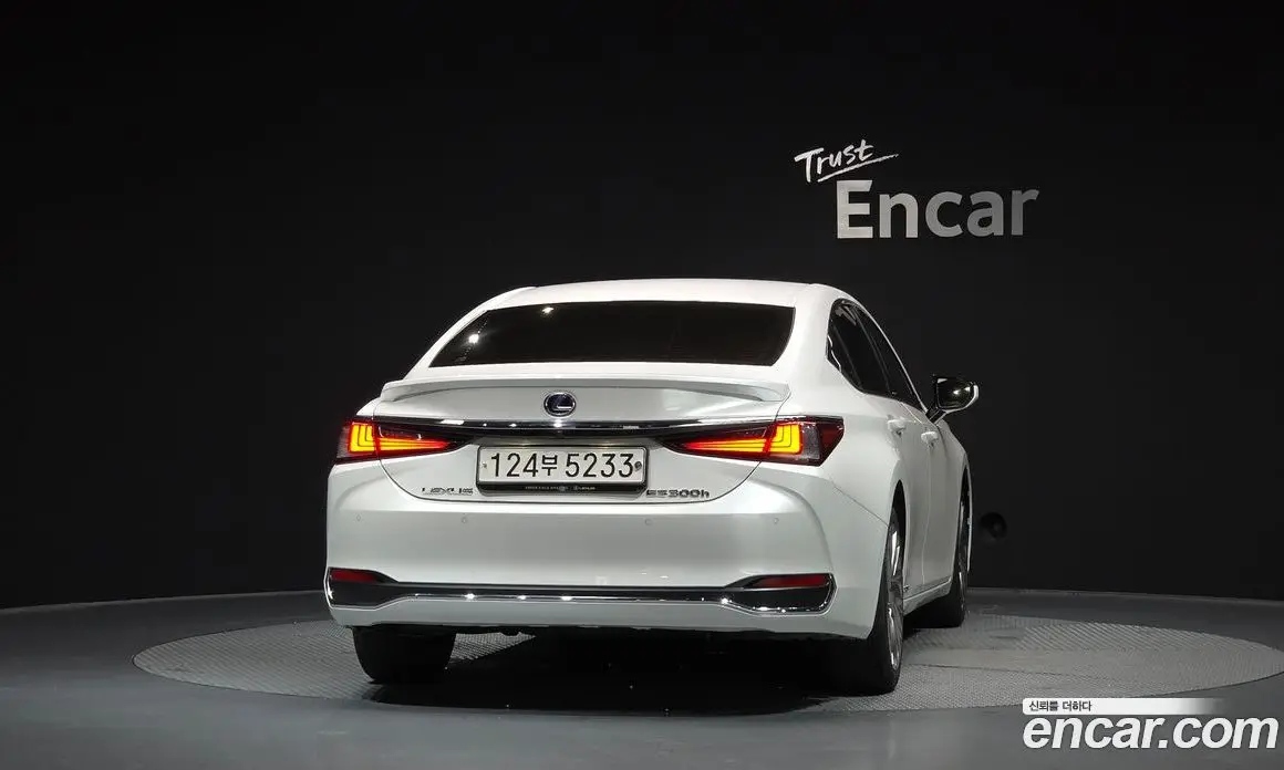 Lexus ES 2021 2.5 автомат (гидро), фото 4