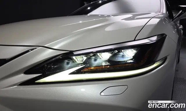 Lexus ES 2021 2.5 автомат (гидро), миниатюра 8