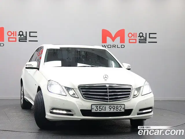Mercedes-Benz E-Class 2011 1.8 автомат (гидро), миниатюра 2