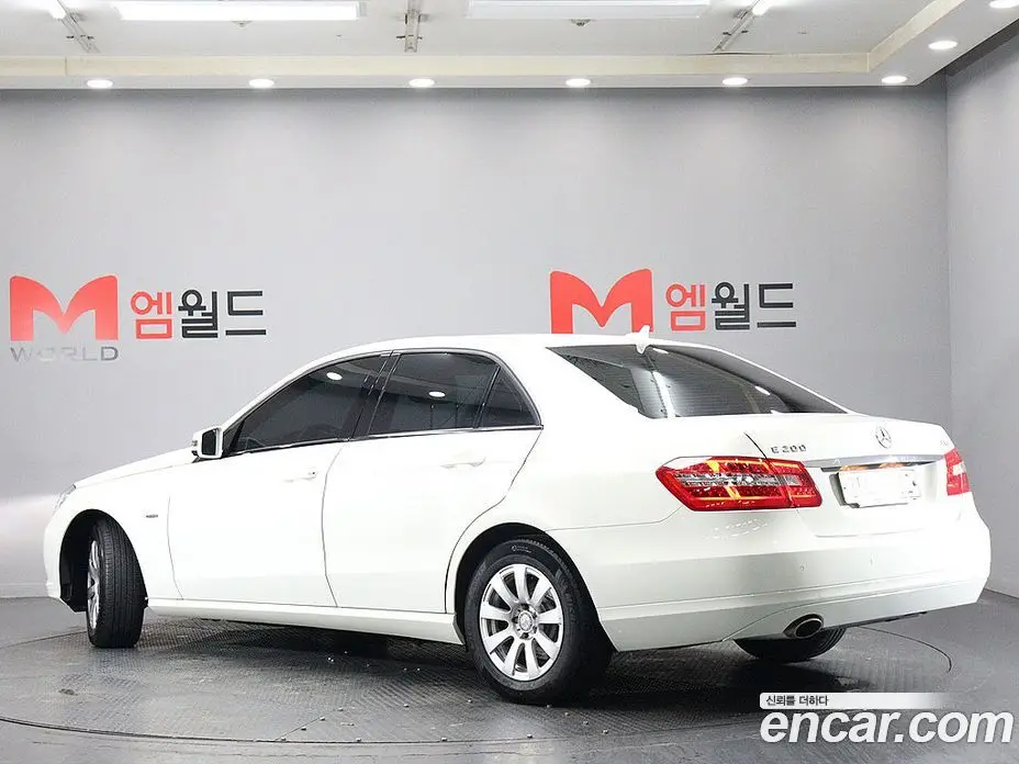 Mercedes-Benz E-Class 2011 1.8 автомат (гидро), фото 4