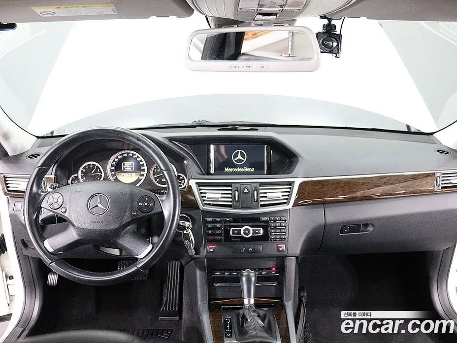 Mercedes-Benz E-Class 2011 1.8 автомат (гидро), фото 7