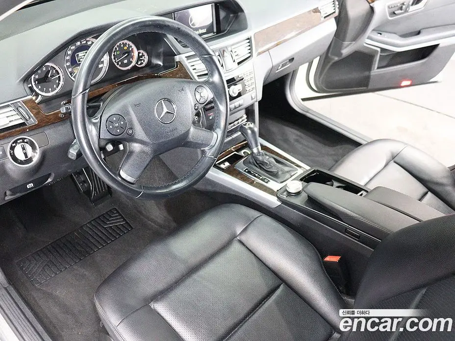 Mercedes-Benz E-Class 2011 1.8 автомат (гидро), фото 8