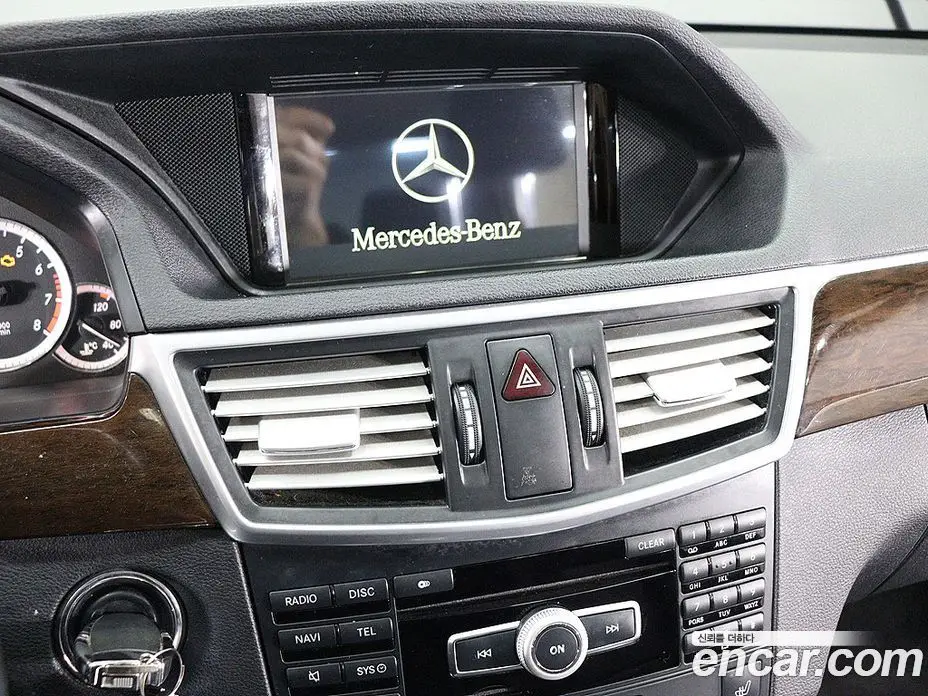 Mercedes-Benz E-Class 2011 1.8 автомат (гидро), фото 9