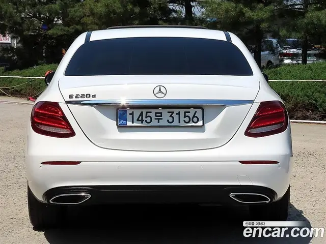 Mercedes-Benz E-Class 2017 1.9 автомат (гидро), миниатюра 4