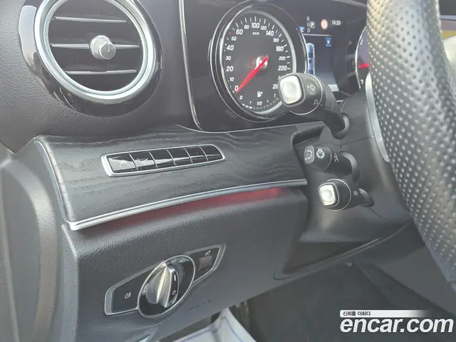 Mercedes-Benz E-Class 2018 1.9 автомат (гидро), миниатюра 11