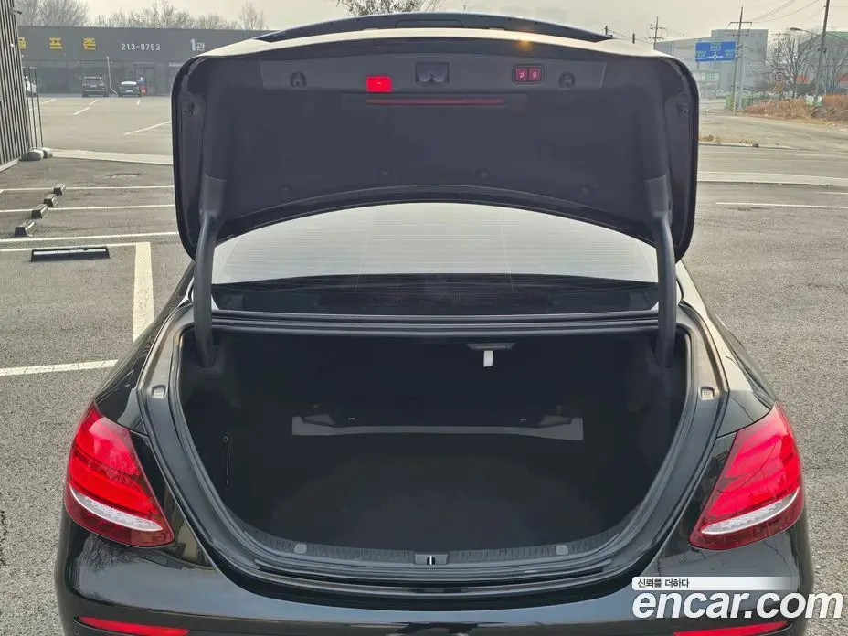 Mercedes-Benz E-Class 2018 1.9 автомат (гидро), фото 18
