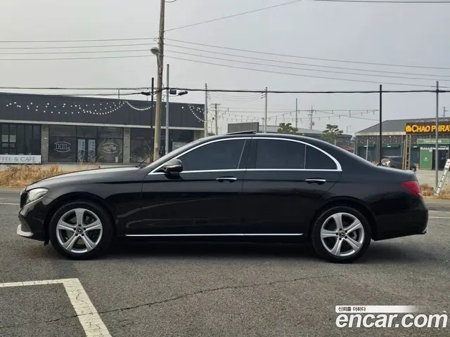 Mercedes-Benz E-Class 2018 1.9 автомат (гидро), миниатюра 3