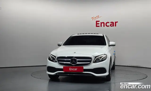 Mercedes-Benz E-Class 2018 2.0 автомат (гидро), миниатюра 3 Mercedes-Benz E-Class 2018 2.0 автомат (гидро), миниатюра 3