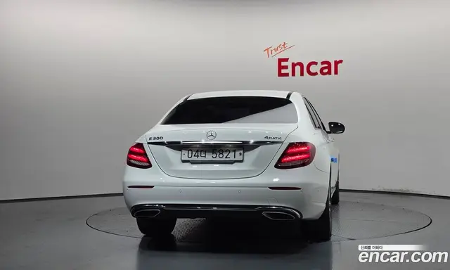 Mercedes-Benz E-Class 2018 2.0 автомат (гидро), миниатюра 4 Mercedes-Benz E-Class 2018 2.0 автомат (гидро), миниатюра 4