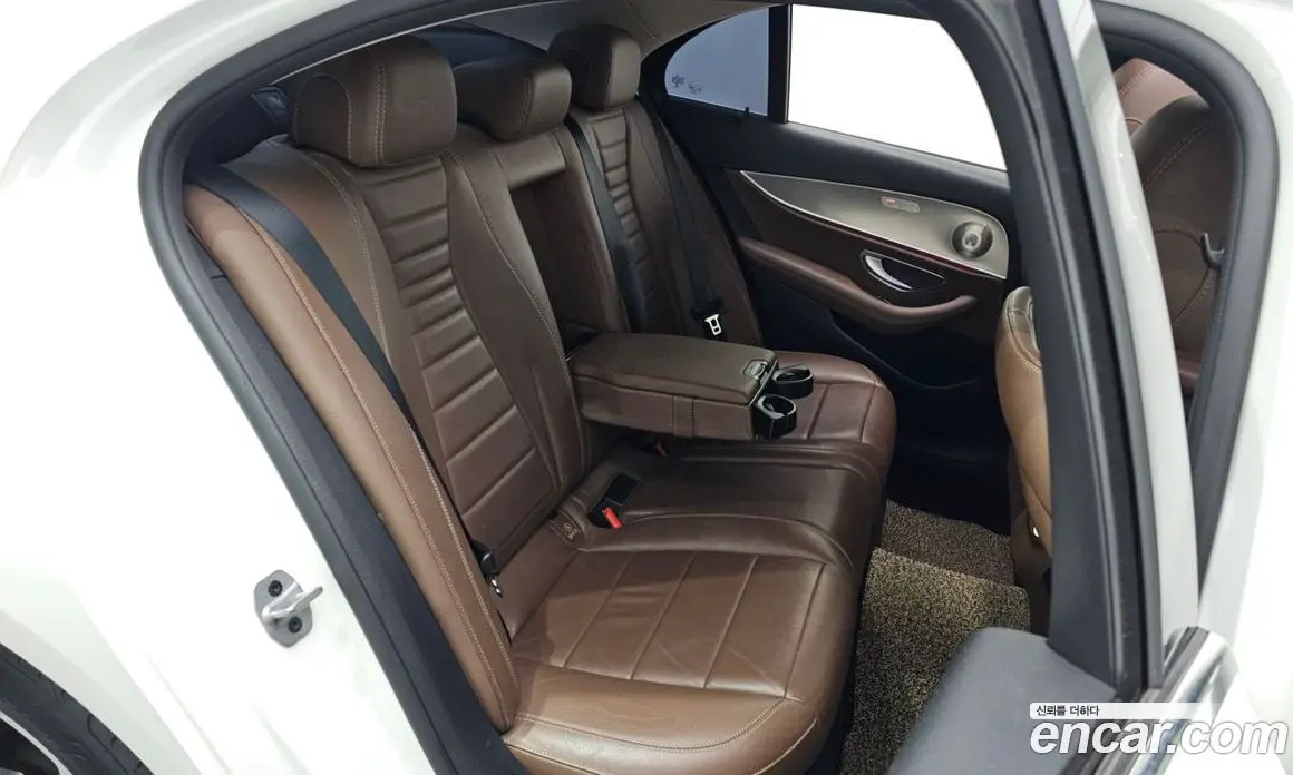 Mercedes-Benz E-Class 2018 2.0 автомат (гидро), фото 18