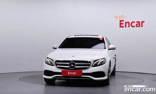Mercedes-Benz E-Class 2018 2.0 автомат (гидро), миниатюра 3