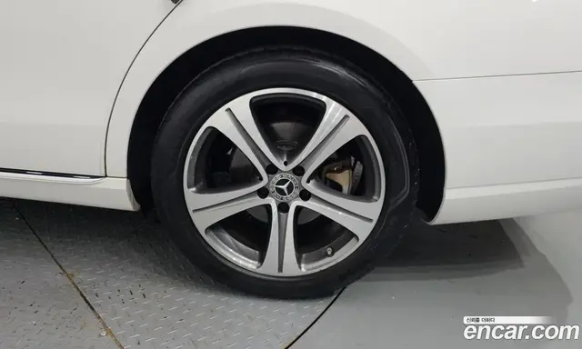 Mercedes-Benz E-Class 2018 2.0 автомат (гидро), миниатюра 7