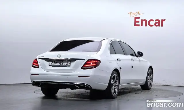 Mercedes-Benz E-Class 2018 2.0 автомат (гидро), миниатюра 2