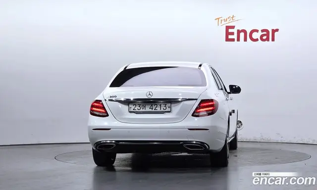 Mercedes-Benz E-Class 2018 2.0 автомат (гидро), миниатюра 4