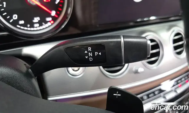 Mercedes-Benz E-Class 2018 2.0 автомат (гидро), миниатюра 9