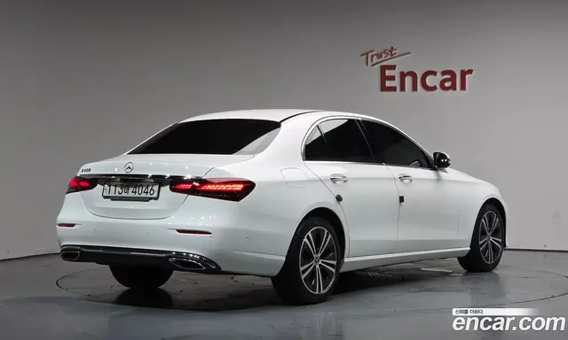 Mercedes-Benz E-Class, 2021, 121 866 км