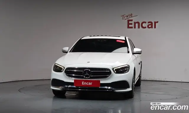Mercedes-Benz E-Class 2021 2.0 автомат (гидро), миниатюра 2