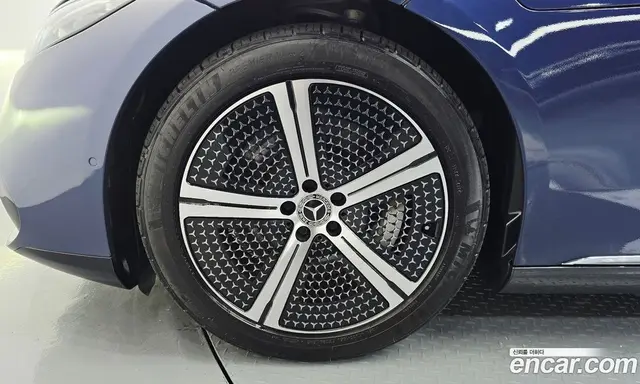 Mercedes-Benz EQS 2022 0.3 автомат (гидро), миниатюра 5