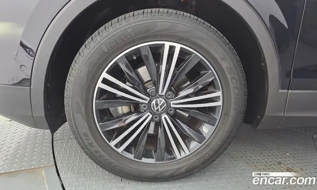 Volkswagen Tiguan 2022 2.0 автомат (гидро), миниатюра 5