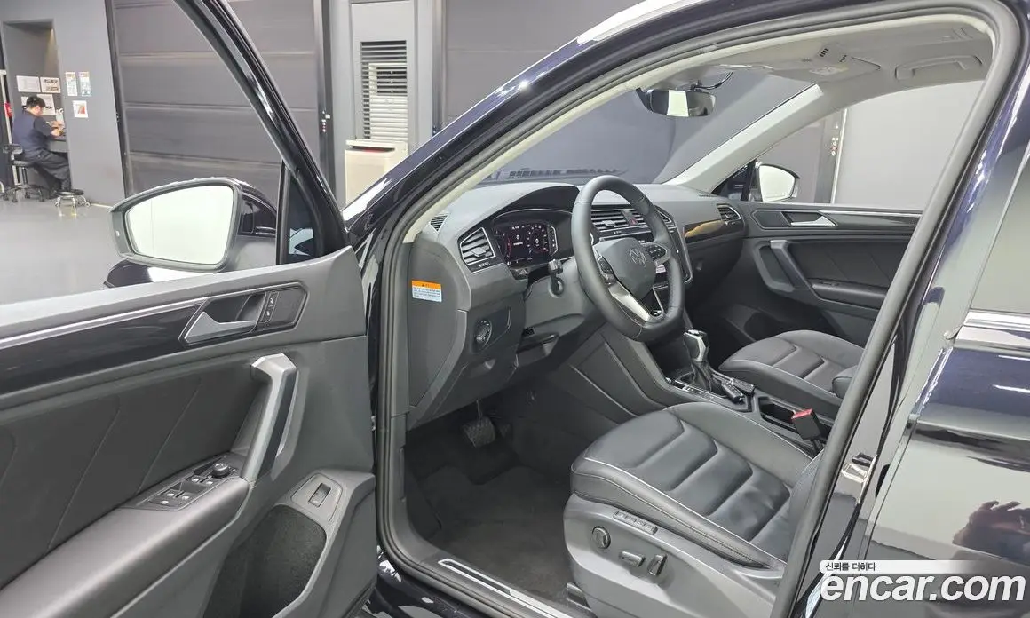 Volkswagen Tiguan 2022 2.0 автомат (гидро), фото 10
