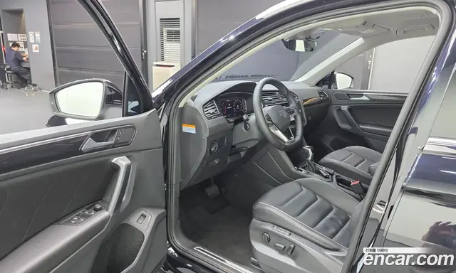Volkswagen Tiguan 2022 2.0 автомат (гидро), миниатюра 10