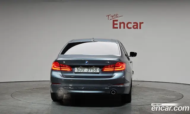 BMW 5 серия 2018 2.0 автомат (гидро), миниатюра 3 BMW 5 серия 2018 2.0 автомат (гидро), миниатюра 3