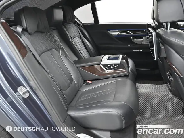 BMW 7 серия 2016 4.4 автомат (гидро), миниатюра 12