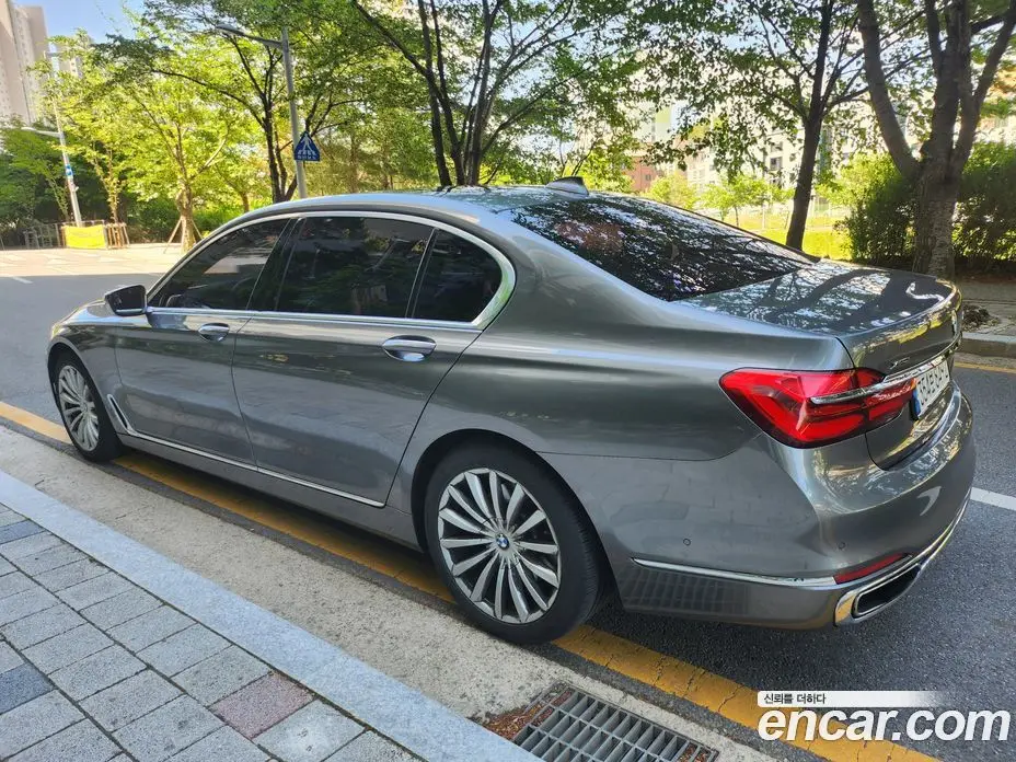 BMW 7 серия 2016 3.0 автомат (гидро), фото 16 BMW 7 серия 2016 3.0 автомат (гидро), фото 16