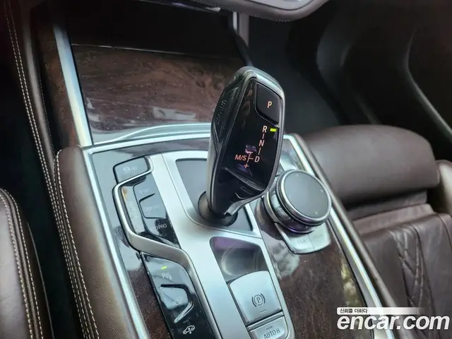 BMW 7 серия 2016 3.0 автомат (гидро), миниатюра 9 BMW 7 серия 2016 3.0 автомат (гидро), миниатюра 9