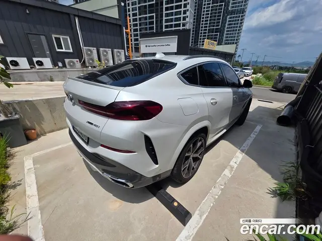 BMW X6 2021 3.0 автомат (гидро), миниатюра 2