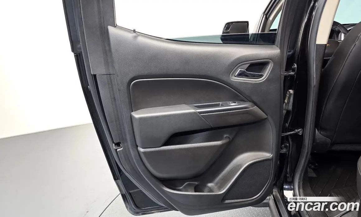 Chevrolet Colorado 2022 3.6 автомат (гидро), фото 15