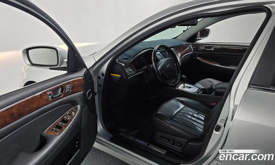 Hyundai Genesis 2010 3.3 автомат (гидро), фото 10