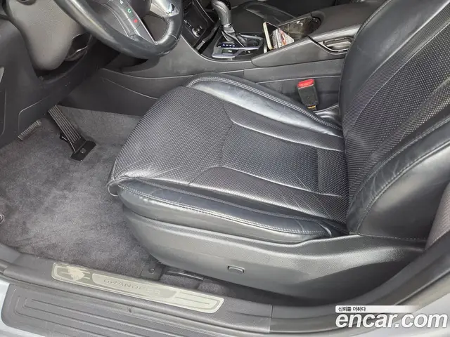 Hyundai Grandeur 2015 3.0 автомат (гидро), миниатюра 10 Hyundai Grandeur 2015 3.0 автомат (гидро), миниатюра 10