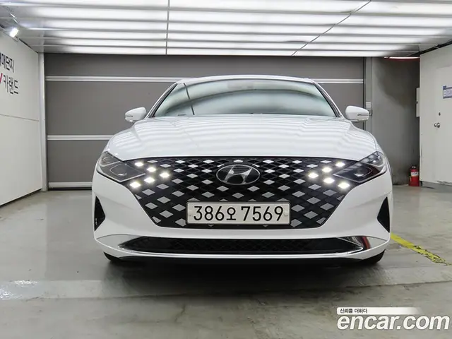 Hyundai Grandeur 2022 2.5 автомат (гидро), миниатюра 2