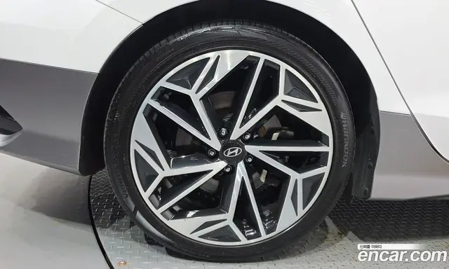 Hyundai Ioniq 6 2022 0.1 автомат (гидро), миниатюра 5