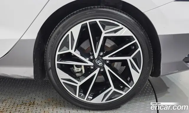 Hyundai Ioniq 6 2022 0.1 автомат (гидро), миниатюра 7