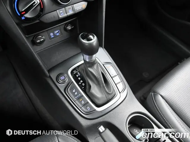 Hyundai Kona 2017 1.6 автомат (гидро), миниатюра 7