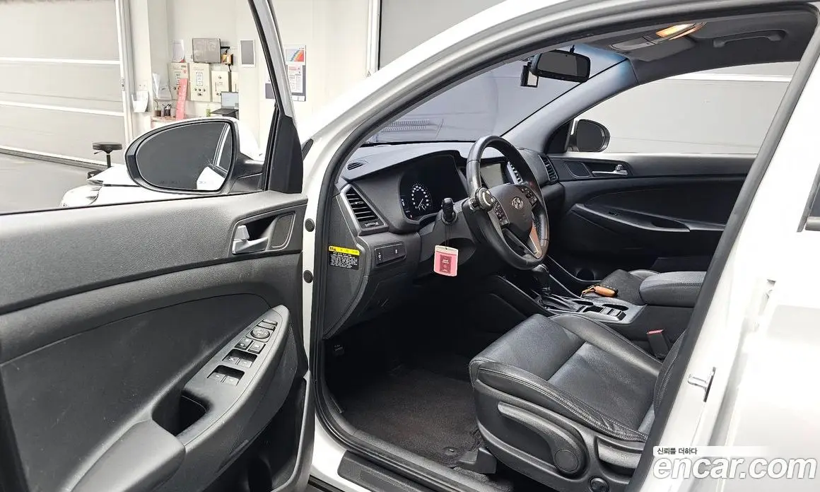 Hyundai Tucson 2016 1.7 автомат (гидро), фото 13