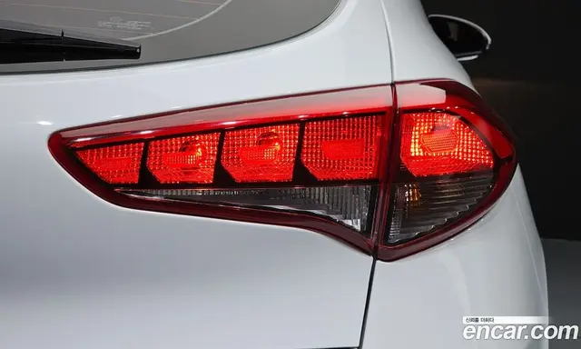 Hyundai Tucson 2016 1.7 автомат (гидро), миниатюра 9