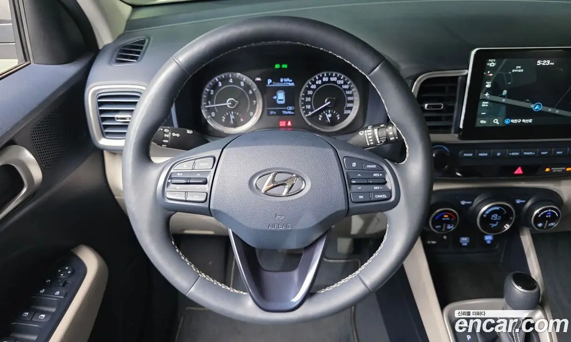 Hyundai Venue 2020 1.6 автомат (гидро), фото 14