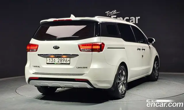 Kia Carnival 2015 2.2 автомат (гидро), миниатюра 2