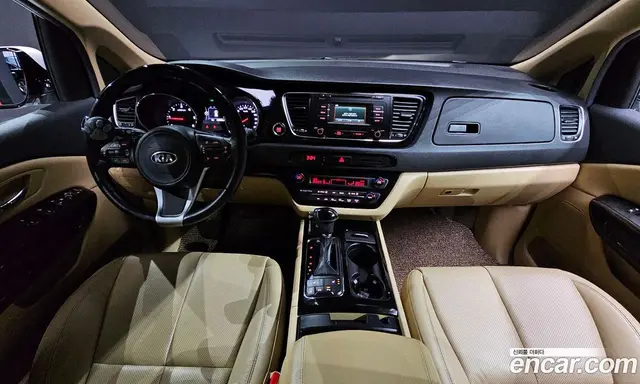 Kia Carnival 2015 2.2 автомат (гидро), миниатюра 7