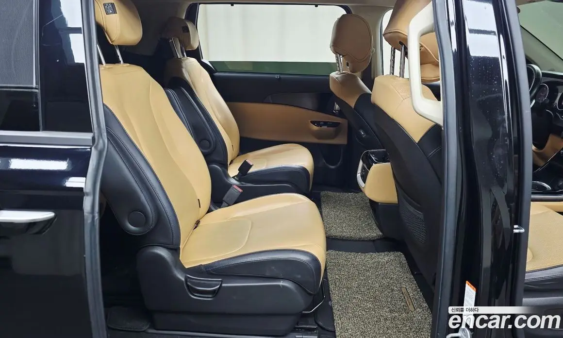 Kia Carnival 2020 2.2 автомат (гидро), фото 18