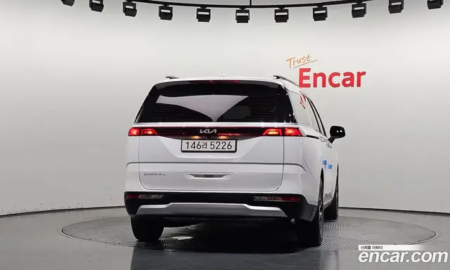 Kia Carnival 2021 2.2 автомат (гидро), миниатюра 4