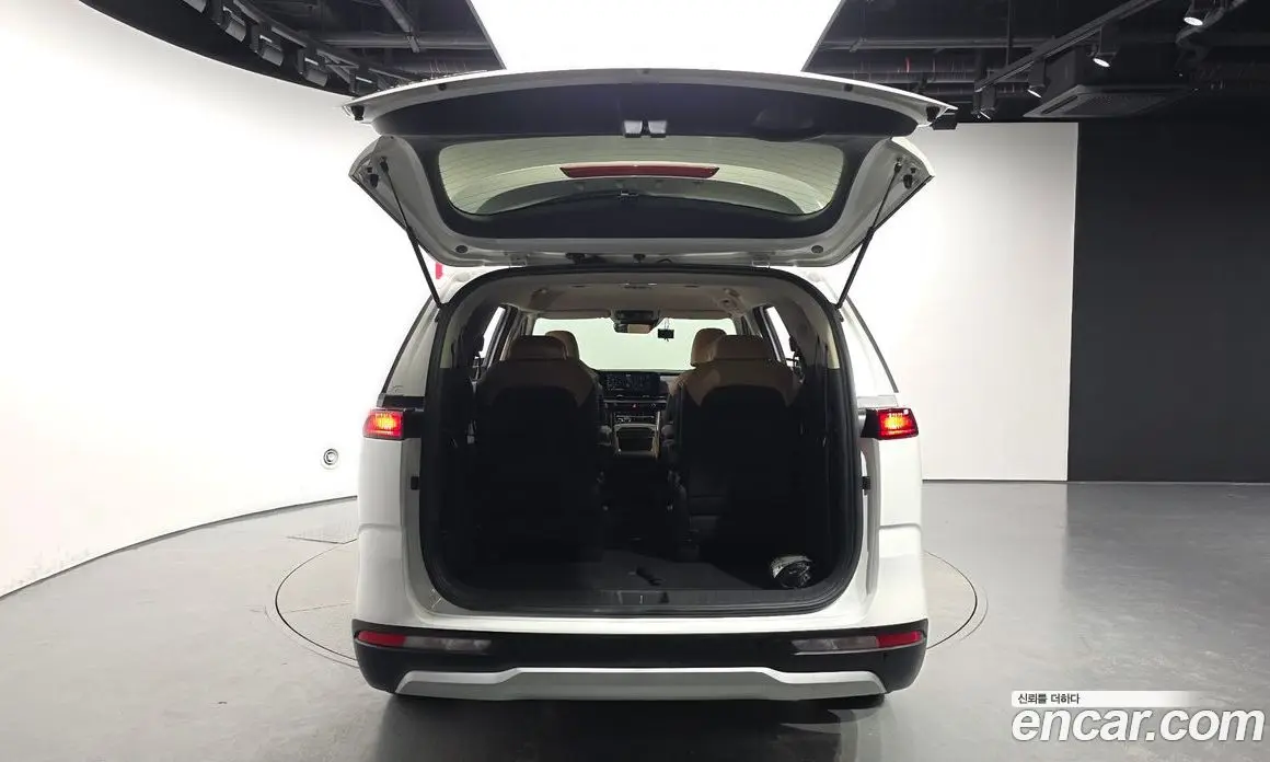 Kia Carnival 2021 2.2 автомат (гидро), фото 20
