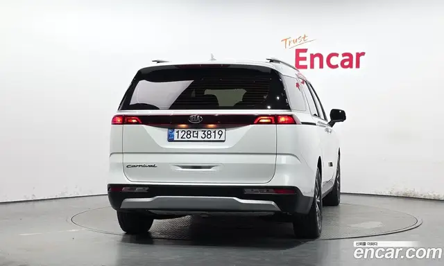 Kia Carnival 2021 2.2 автомат (гидро), миниатюра 4