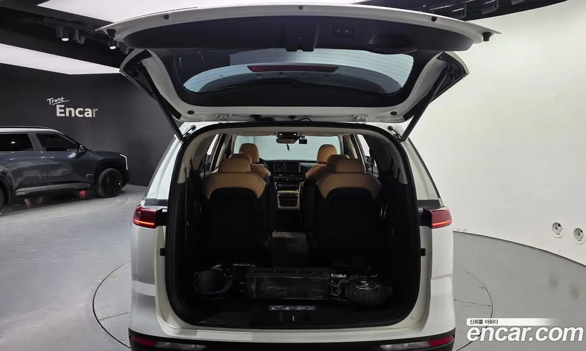 Kia Carnival 2021 2.2 автомат (гидро), фото 20 Kia Carnival 2021 2.2 автомат (гидро), фото 20